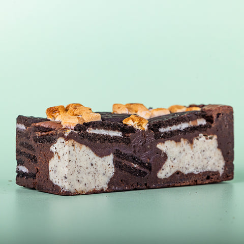 Cookies & Cream Slutty Brownie